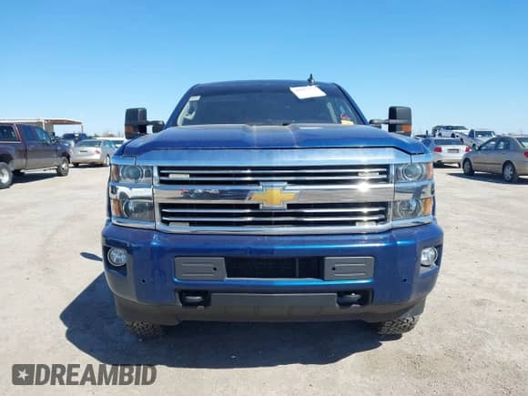 2016 Chevrolet Silverado 2500HD High Country z VIN 1GC1KXE8XGF287036, wystawiony jako IAAI lot #41699334 z przebiegiem 121 284 mil mil oraz . Historia ofert i sprzedaży dostępna na DreamBid. Obrazek 12.