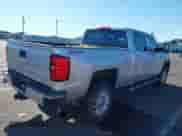 2015 Chevrolet Silverado 2500HD LT z VIN 1GC1KVE83FF653342, wystawiony jako IAAI lot #41970275 z przebiegiem 130 535 mil mil oraz . Historia ofert i sprzedaży dostępna na DreamBid. Obrazek 4.