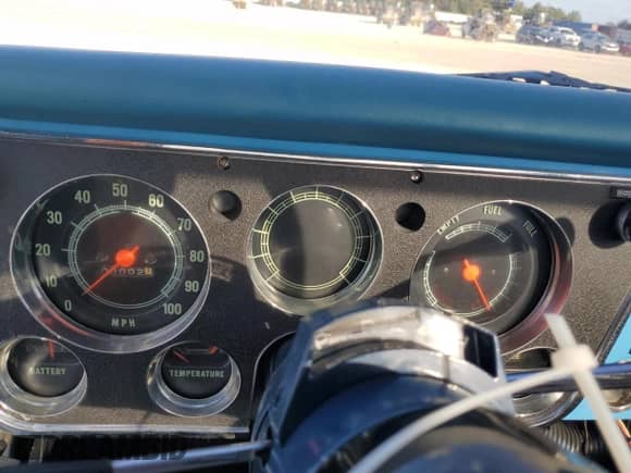 1969 Chevrolet Silverado 1500 z VIN CE149B839118, wystawiony jako Copart lot #80235334 z przebiegiem 2 mil mil oraz Szkoda całkowita • Salvage title. Historia ofert i sprzedaży dostępna na DreamBid. Obrazek 9.