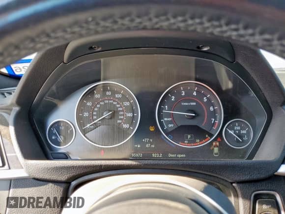 2017 BMW 4 Series 430i with VIN WBA4F7C53HG786070, listed as a Copart auction lot 61576485 with 95,972 mi miles and Clean title. Bid and sale history available at DreamBid. Image 9.