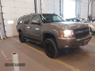 2011 Chevrolet Suburban LT с VIN 1GNSKJE31BR220202, выставлен на аукционе IAAI как лот 42042237 с пробегом 167 199 миль миль и . История ставок и продаж доступна на DreamBid. Изображение 1.