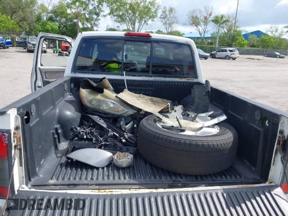 2000 Nissan Frontier XE with VIN 1N6ED27TXYC367744, listed as a IAAI auction lot 42368078 with Not provided miles and . Bid and sale history available at DreamBid. Image 12.