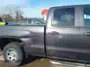 2014 Chevrolet Silverado 1500 Work Truck z VIN 1GCRCPEC6EZ336216, wystawiony jako IAAI lot #41728185 z przebiegiem 122 696 mil mil oraz . Historia ofert i sprzedaży dostępna na DreamBid. Obrazek 18.