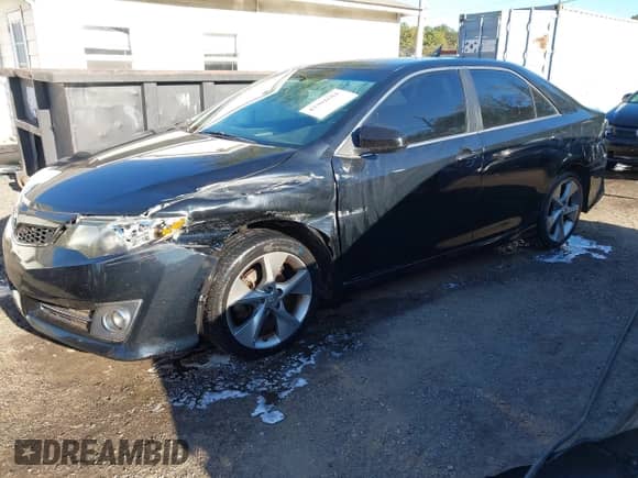 2014 Toyota Camry SE with VIN 4T1BF1FK7EU422297, listed as a IAAI auction lot 43391684 with 141,092 mi miles and . Bid and sale history available at DreamBid. Image 17.