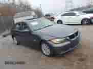 2007 BMW 3 Series 328xi z VIN WBAVC93557KX61918, wystawiony jako IAAI lot #40783945 z przebiegiem 112 163 mil mil oraz . Historia ofert i sprzedaży dostępna na DreamBid. Obrazek 1.