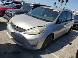 2009 Toyota Sienna CE с VIN 5TDZK23C59S240562, выставлен на аукционе Copart как лот 84761835 с пробегом 192 320 миль миль и Списание • Salvage title. История ставок и продаж доступна на DreamBid. Изображение 1.