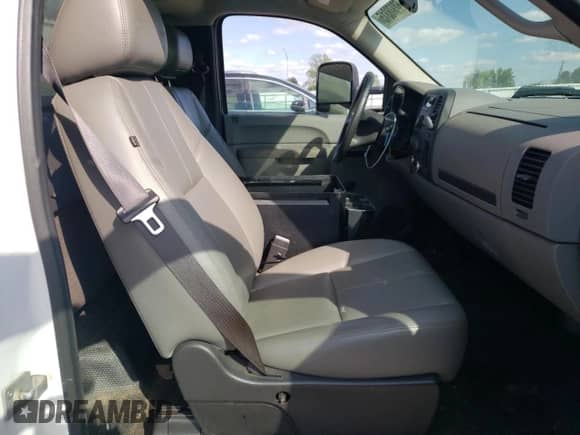 2013 Chevrolet Silverado 1500 Work Truck z VIN 1GCNCPEX1DZ269279, wystawiony jako Copart lot #52378315 z przebiegiem 115 243 mil mil oraz Czysty tytuł • Clean title. Historia ofert i sprzedaży dostępna na DreamBid. Obrazek 10.