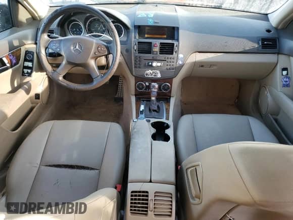 2010 Mercedes-Benz C 300 Sport z VIN WDDGF5EB7AR098225, wystawiony jako Copart lot #84482665 z przebiegiem 169 710 mil mil oraz Szkoda całkowita • Salvage title. Historia ofert i sprzedaży dostępna na DreamBid. Obrazek 8.