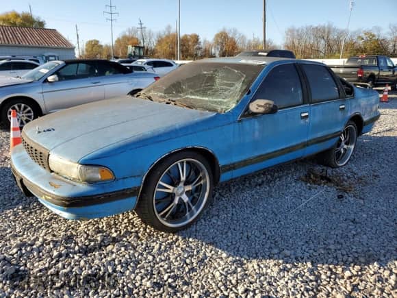 1995 Chevrolet Caprice с VIN 1G1BL52P0SR179350, выставлен на аукционе Copart как лот 79279984 с пробегом Не указан миль и Списание • Salvage title. История ставок и продаж доступна на DreamBid. Изображение 1.