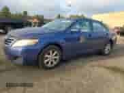 2011 Toyota Camry LE z VIN 4T1BF3EK2BU597257, wystawiony jako Copart lot #84029815 z przebiegiem 315 658 mil mil oraz Czysty tytuł • Clean title. Historia ofert i sprzedaży dostępna na DreamBid. Obrazek 1.