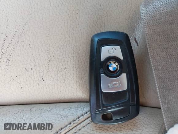 2013 BMW 3 Series 320i z VIN WBA3B1C54DF461514, wystawiony jako IAAI lot #42648907 z przebiegiem 161 024 mil mil oraz . Historia ofert i sprzedaży dostępna na DreamBid. Obrazek 11.