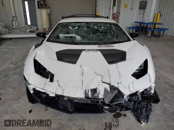2023 Lamborghini Huracan with VIN ZHWUA6ZX2PLA25552, listed as a Copart auction lot 60155094 with 1,142 mi miles and Salvage title. Bid and sale history available at DreamBid. Image 5.