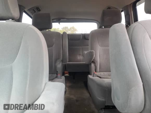 2005 Toyota Sienna CE z VIN 5TDZA23C85S331158, wystawiony jako Copart lot #89510475 z przebiegiem 152 646 mil mil oraz Czysty tytuł • Clean title. Historia ofert i sprzedaży dostępna na DreamBid. Obrazek 10.