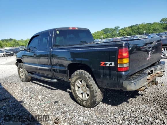 2006 GMC Sierra 1500 SLE1 z VIN 2GTEK19B761110373, wystawiony jako Copart lot #57457485 z przebiegiem 246 699 mil mil oraz Szkoda całkowita • Salvage title. Historia ofert i sprzedaży dostępna na DreamBid. Obrazek 2.