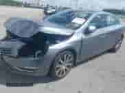 2017 Volvo S60 Inscription с VIN LYV402HKXHB126979, выставлен на аукционе IAAI как лот 42470950 с пробегом 4 064 миль миль и . История ставок и продаж доступна на DreamBid. Изображение 2.