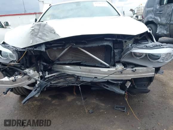 2012 BMW 5 Series 535i xDrive с VIN WBAFU7C55CDU58206, выставлен на аукционе IAAI как лот 43216456 с пробегом 133 612 миль миль и . История ставок и продаж доступна на DreamBid. Изображение 6.