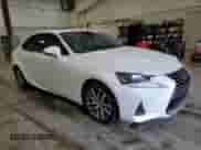 2020 Lexus IS 300 z VIN JTHAA1D27L5109015, wystawiony jako Copart lot #67519705 z przebiegiem 48 901 mil mil oraz Szkoda całkowita • Salvage title. Historia ofert i sprzedaży dostępna na DreamBid. Obrazek 4.