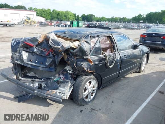 2007 Honda Accord EX-L with VIN 1HGCM56897A151517, listed as a IAAI auction lot 42163664 with Not provided miles and . Bid and sale history available at DreamBid. Image 4.