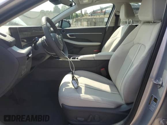 2025 Hyundai Sonata SEL Convenience с VIN KMHL14JA0SA467114, выставлен на аукционе Copart как лот 65951405 с пробегом 445 миль миль и Списание • Salvage title. История ставок и продаж доступна на DreamBid. Изображение 7.