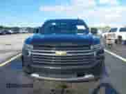 2021 Chevrolet Tahoe LT z VIN 1GNSCNKD2MR443255, wystawiony jako IAAI lot #43364345 z przebiegiem 133 418 mil mil oraz . Historia ofert i sprzedaży dostępna na DreamBid. Obrazek 13.