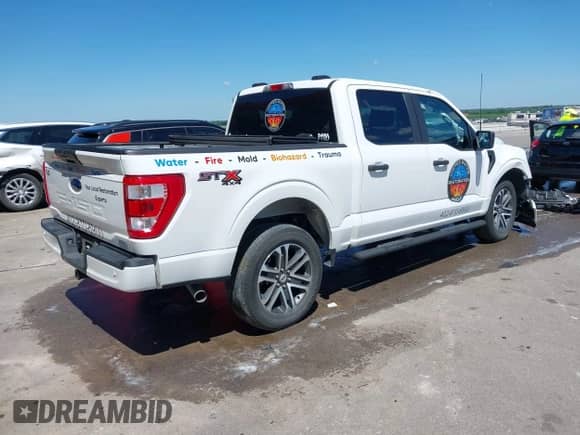 2023 Ford F-150 XL z VIN 1FTEW1EP7PFA98211, wystawiony jako IAAI lot #42625578 z przebiegiem 62 593 mil mil oraz . Historia ofert i sprzedaży dostępna na DreamBid. Obrazek 4.