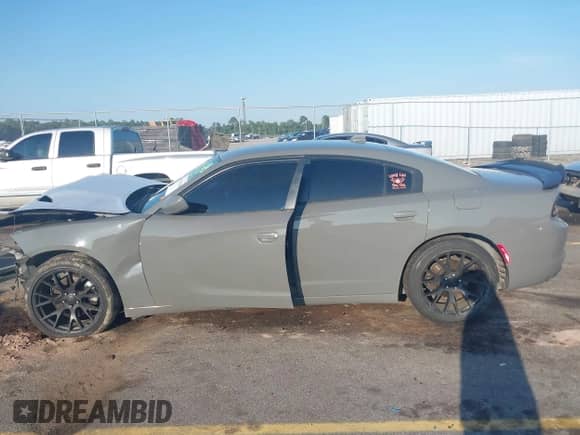 2018 Dodge Charger R/T with VIN 2C3CDXCT9JH175509, listed as a IAAI auction lot 43047084 with 274,491 mi miles and . Bid and sale history available at DreamBid. Image 15.