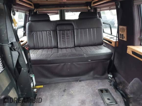 2000 Ford Econoline Cargo Recreational with VIN 1FDRE14L0YHA13102, listed as a IAAI auction lot 43494804 with 115,750 mi miles and . Bid and sale history available at DreamBid. Image 12.