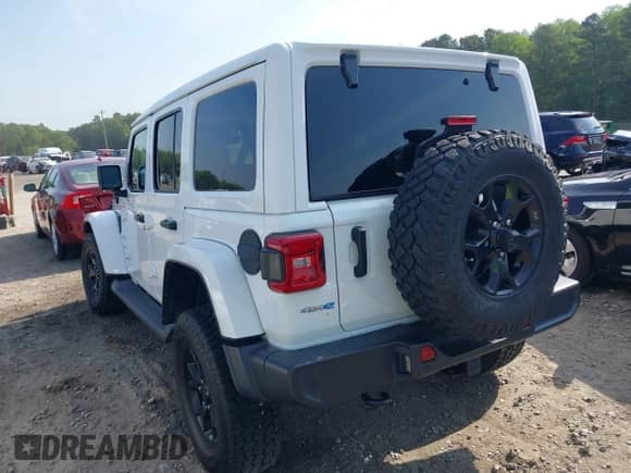 2021 Jeep Wrangler Unlimited Sahara с VIN 1C4JJXP6XMW840844, выставлен на аукционе IAAI как лот 42152271 с пробегом 68 209 миль миль и . История ставок и продаж доступна на DreamBid. Изображение 3.