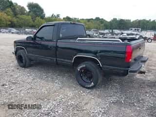 1996 Chevrolet Silverado 1500 z VIN 1GCEC14M0TZ129839, wystawiony jako IAAI lot #43298878 z przebiegiem 388 138 mil mil oraz . Historia ofert i sprzedaży dostępna na DreamBid. Obrazek 3.