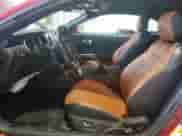 2019 Ford Mustang EcoBoost Premium z VIN 1FATP8UH6K5133235, wystawiony jako Copart lot #85730955 z przebiegiem 33 877 mil mil oraz Szkoda całkowita • Salvage title. Historia ofert i sprzedaży dostępna na DreamBid. Obrazek 7.