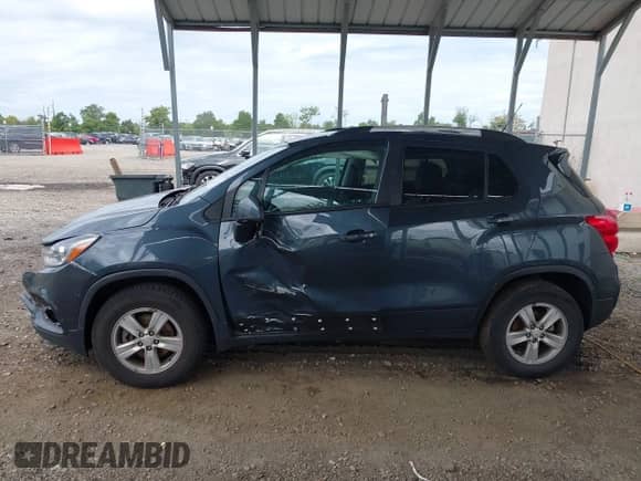 2022 Chevrolet Trax LT с VIN KL7CJPSM1NB533275, выставлен на аукционе IAAI как лот 43027749 с пробегом 95 665 миль миль и . История ставок и продаж доступна на DreamBid. Изображение 13.
