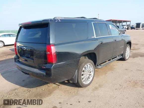 2017 Chevrolet Suburban LT с VIN 1GNSKHKC8HR267507, выставлен на аукционе IAAI как лот 42930051 с пробегом 144 188 миль миль и . История ставок и продаж доступна на DreamBid. Изображение 4.