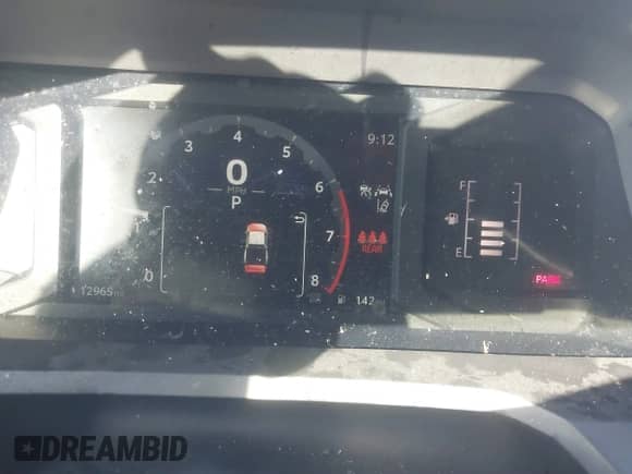 2024 Toyota Tacoma SR5 z VIN 3TMKB5FN4RM002301, wystawiony jako IAAI lot #41489792 z przebiegiem 12 965 mil mil oraz . Historia ofert i sprzedaży dostępna na DreamBid. Obrazek 7.