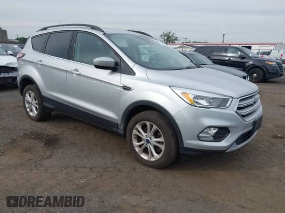 2018 Ford Escape SE с VIN 1FMCU9GD9JUA72822, выставлен на аукционе IAAI как лот 43317235 с пробегом 144 873 миль миль и . История ставок и продаж доступна на DreamBid. Изображение 1.
