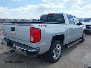 2018 Chevrolet Silverado 1500 LTZ z VIN 3GCUKSEC2JG186129, wystawiony jako IAAI lot #43319491 z przebiegiem 140 452 mil mil oraz . Historia ofert i sprzedaży dostępna na DreamBid. Obrazek 4.