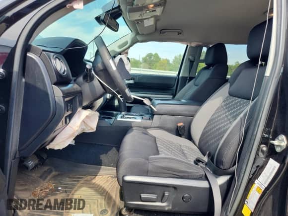2020 Toyota Tundra SR5 with VIN 5TFEY5F12LX267034, listed as a Copart auction lot 84702905 with 37,338 mi miles and Salvage title. Bid and sale history available at DreamBid. Image 7.