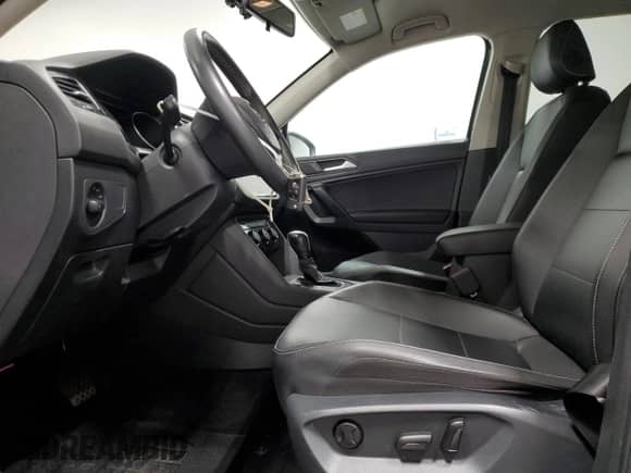 2021 Volkswagen Tiguan SE с VIN 3VV3B7AX8MM025521, выставлен на аукционе Copart как лот 87438975 с пробегом 154 889 миль миль и Чистый • Clean title. История ставок и продаж доступна на DreamBid. Изображение 7.