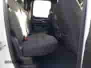 2023 Ram 1500 Lone Star z VIN 1C6RREBT8PN553095, wystawiony jako IAAI lot #41647688 z przebiegiem 18 574 mil mil oraz . Historia ofert i sprzedaży dostępna na DreamBid. Obrazek 8.