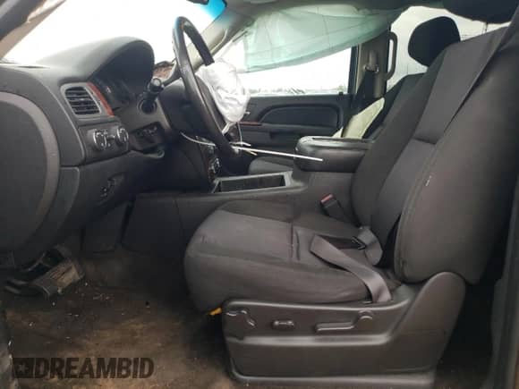 2011 Chevrolet Tahoe LS с VIN 1GNSKAE05BR179000, выставлен на аукционе Copart как лот 71307315 с пробегом 158 165 миль миль и Списание • Salvage title. История ставок и продаж доступна на DreamBid. Изображение 7.