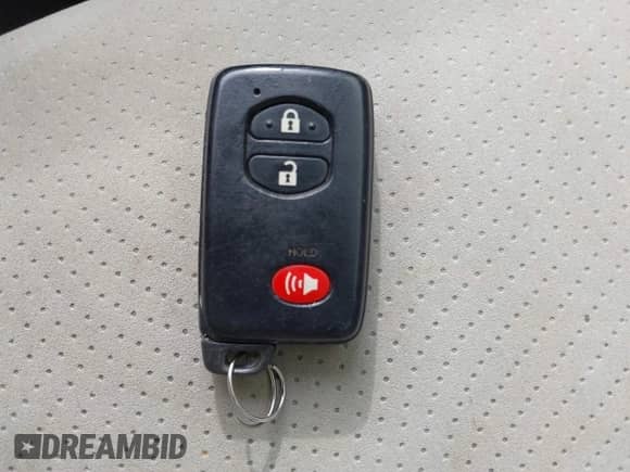 2012 Toyota Prius One z VIN JTDKN3DU2C1600185, wystawiony jako IAAI lot #43323708 z przebiegiem 240 000 mil mil oraz . Historia ofert i sprzedaży dostępna na DreamBid. Obrazek 11.