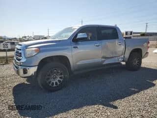 2017 Toyota Tundra Platinum с VIN 5TFAY5F10HX674663, выставлен на аукционе Copart как лот 61109425 с пробегом 158 615 миль миль и Списание • Salvage title. История ставок и продаж доступна на DreamBid. Изображение 1.