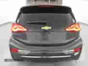 2018 Chevrolet Bolt EV LT z VIN 1G1FW6S04J4138233, wystawiony jako Copart lot #83813715 z przebiegiem 44 136 mil mil oraz Czysty tytuł • Clean title. Historia ofert i sprzedaży dostępna na DreamBid. Obrazek 6.