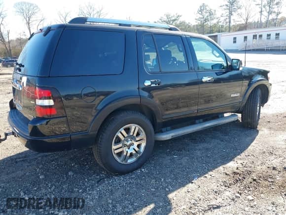2006 Ford Explorer Limited z VIN 1FMEU65E76UB32588, wystawiony jako IAAI lot #41496872 z przebiegiem 191 202 mil mil oraz . Historia ofert i sprzedaży dostępna na DreamBid. Obrazek 4.