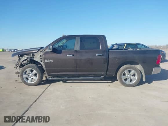 2017 Ram 1500 Lone Star z VIN 3C6RR6LTXHG637188, wystawiony jako IAAI lot #41236597 z przebiegiem 89 962 mil mil oraz . Historia ofert i sprzedaży dostępna na DreamBid. Obrazek 14.