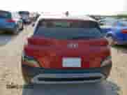 2022 Hyundai Kona SE z VIN KM8K22AB6NU765739, wystawiony jako Copart lot #69652685 z przebiegiem 37 937 mil mil oraz Czysty tytuł • Clean title. Historia ofert i sprzedaży dostępna na DreamBid. Obrazek 6.