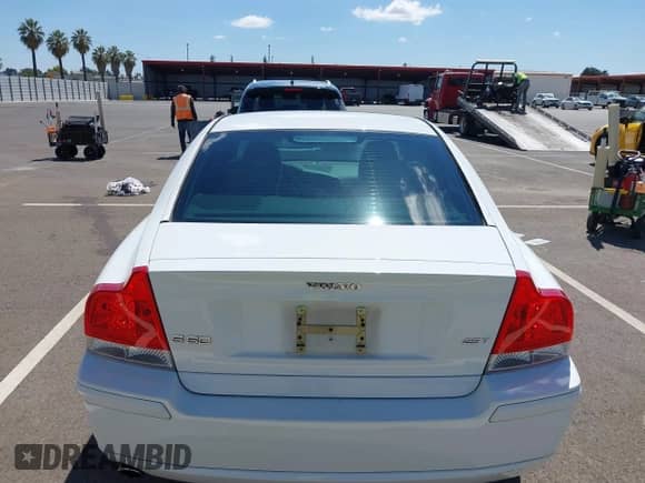 2006 Volvo S60 2.5L Turbo с VIN YV1RS592862544658, выставлен на аукционе IAAI как лот 43173767 с пробегом 158 649 миль миль и . История ставок и продаж доступна на DreamBid. Изображение 17.