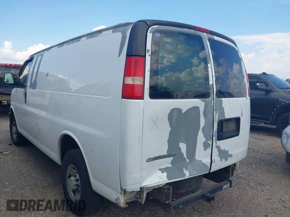 2007 Chevrolet Express Cargo с VIN 1GCGG25V871112916, выставлен на аукционе IAAI как лот 43126040 с пробегом 352 720 миль миль и . История ставок и продаж доступна на DreamBid. Изображение 3.