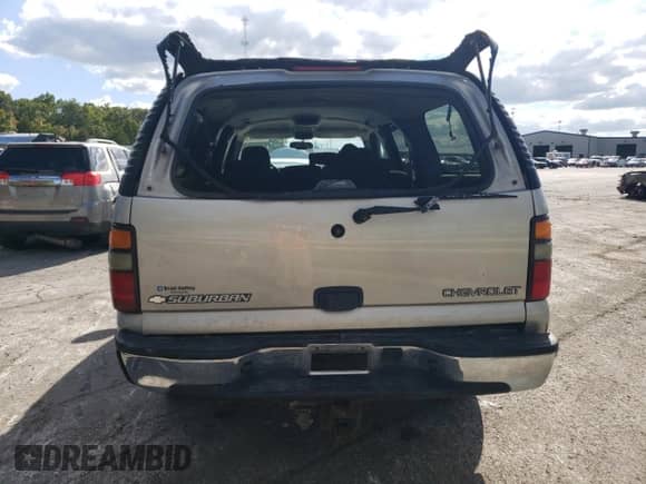 2004 Chevrolet Suburban LT z VIN 3GNEC16ZX4G286084, wystawiony jako Copart lot #72546834 z przebiegiem 250 830 mil mil oraz Szkoda całkowita • Salvage title. Historia ofert i sprzedaży dostępna na DreamBid. Obrazek 6.