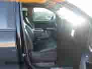 2018 Chevrolet Silverado 1500 LT z VIN 3GCUKRECXJG276511, wystawiony jako IAAI lot #43460009 z przebiegiem 151 453 mil mil oraz . Historia ofert i sprzedaży dostępna na DreamBid. Obrazek 5.