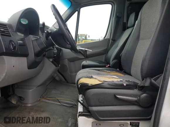 2008 Dodge Sprinter with VIN WD0PE845585339489, listed as a Copart auction lot 55142285 with 365,858 mi miles and Non repairable. Bid and sale history available at DreamBid. Image 7.